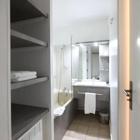 Aparthotel Geneva 3*